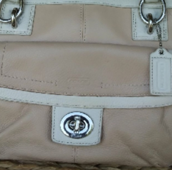 Wow EUC Coach Penolope purse/wallet ser - Picture 5 of 8